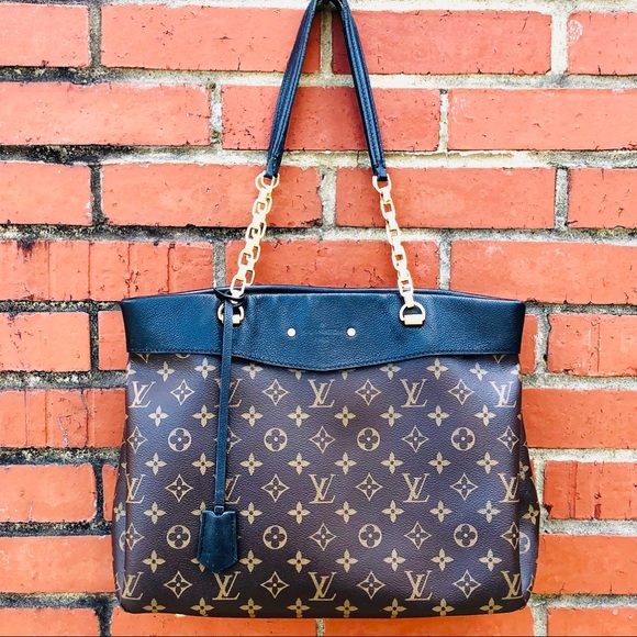 Mossimo Supply Co. Handbags - DO NOT BUY UNLESS YOU’RE  LISA @lisalo3